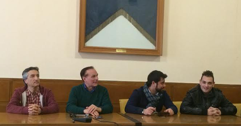 07A-il-sindaco-e-la-compagnia