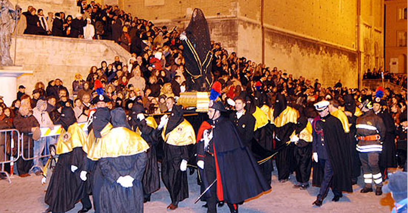 Processione-del-venerì-santo-Chieti