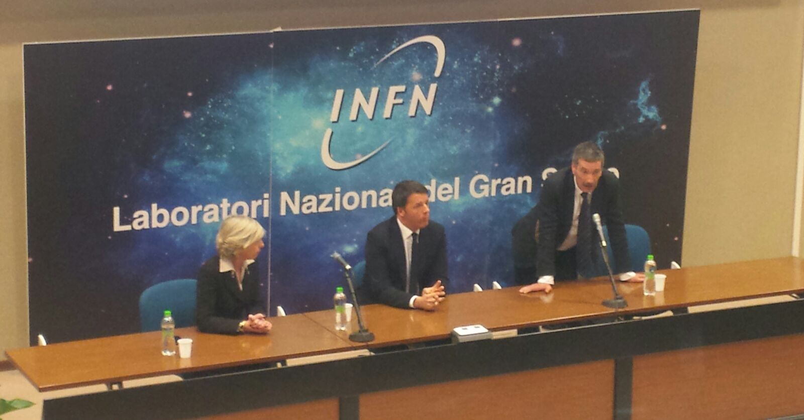 L'incontro del Premier con i ricercatori dell'INFN