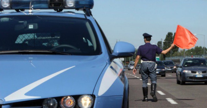 Polizia sull'autostrada