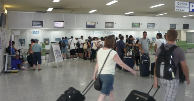 Passeggeri all'aeroporto d'Abruzzo