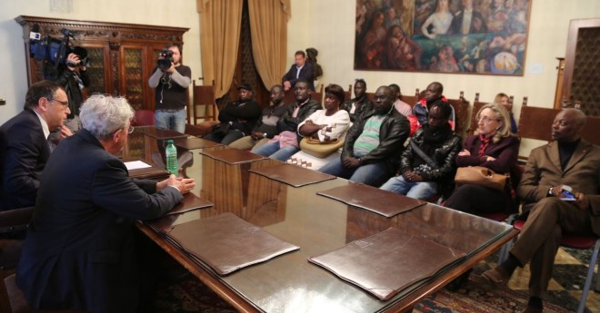 Ambulanti senegalesi in Comune