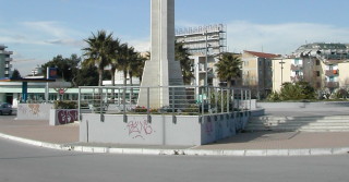 Pescara_lungomare_Nord_Madonnina