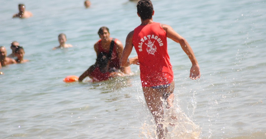 Bagnino-in-corsa-Salvataggio