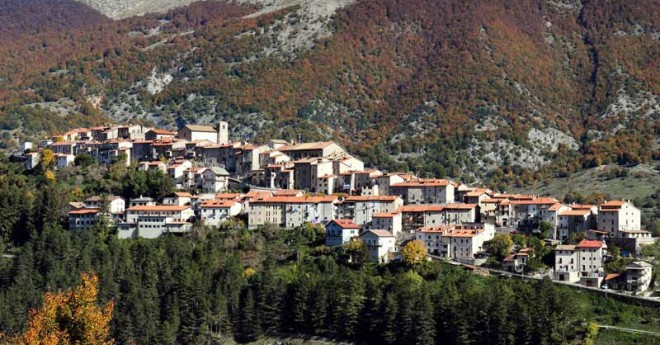 Abruzzo_Paese_di_Opi