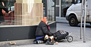vasi-comunicanti-rapporto-poverta