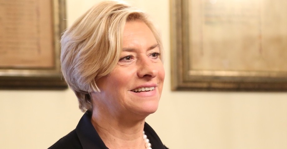 il-ministro-della-difesa-roberta-pinotti-a-pescara