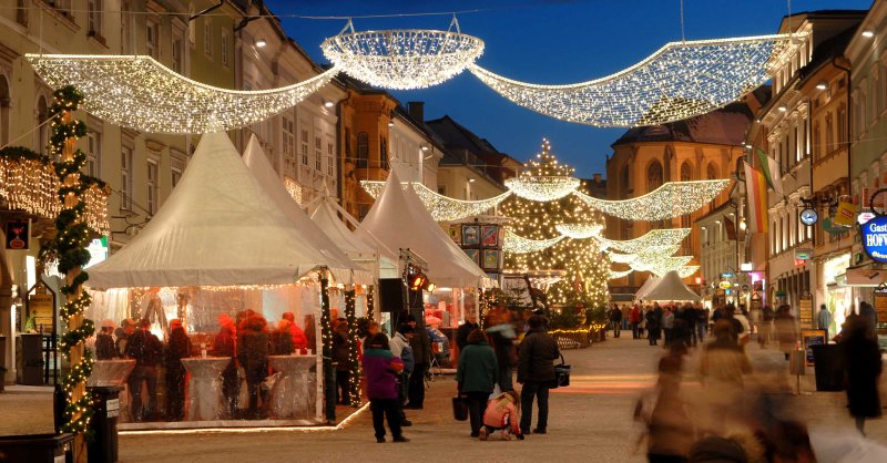 Luci d'Artista, accensione delle luminarie