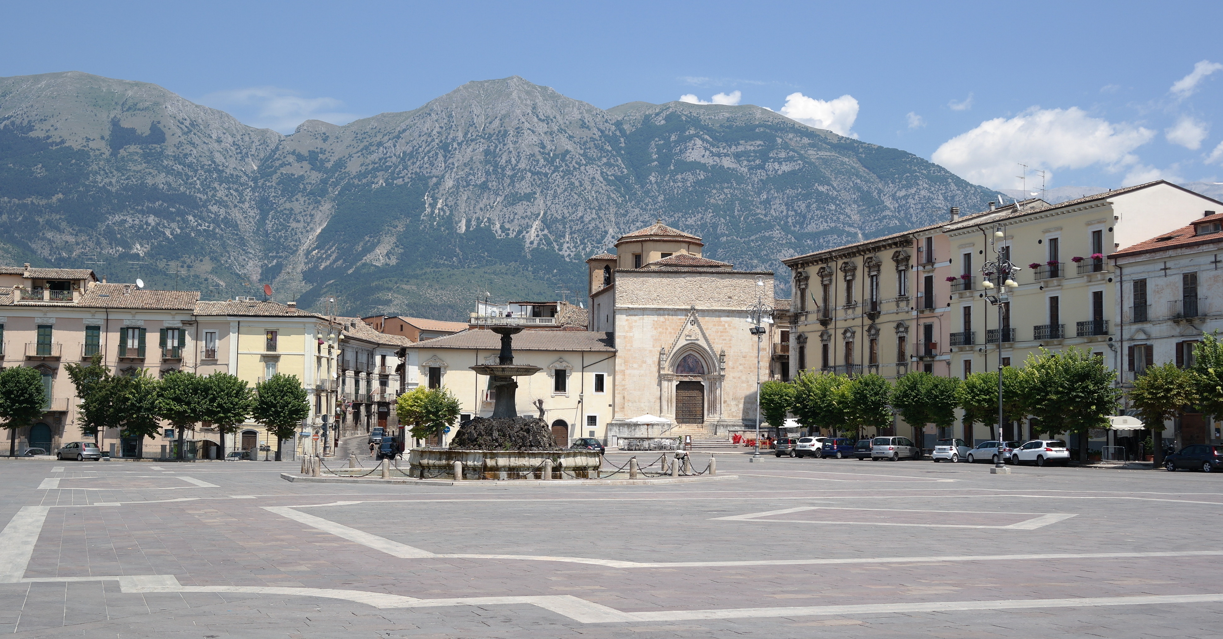 Sulmona, piazza garibaldi