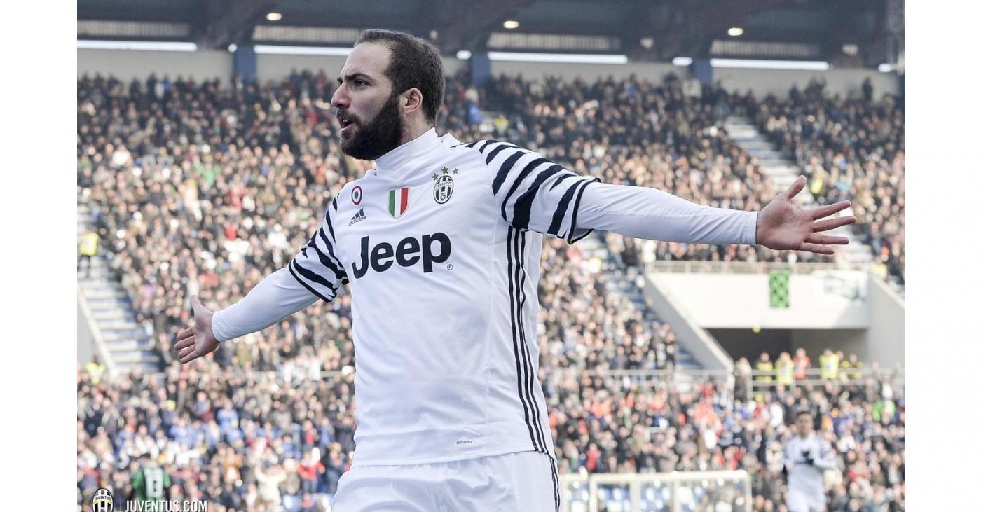 Higuain, festeggia dopo il primo gol