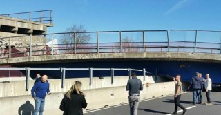 Ancona, crolla ponte sull'A14