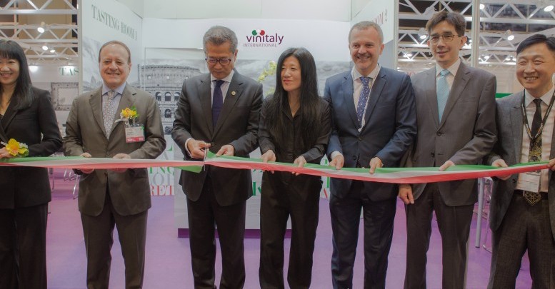 Il Vinitaly sbarca a Hong Kong