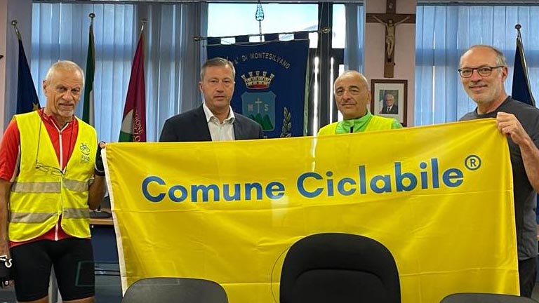 bandiera gialla a comune di montesilvano