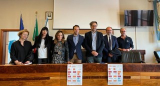 roseto, sindaco con collaboratori