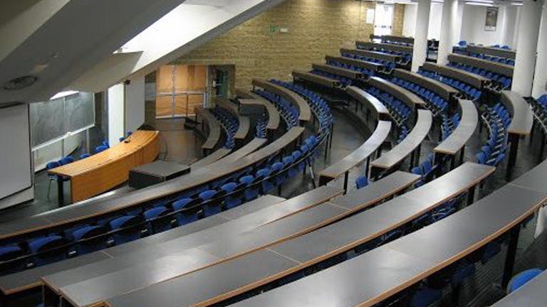 aula università dell'Aquila