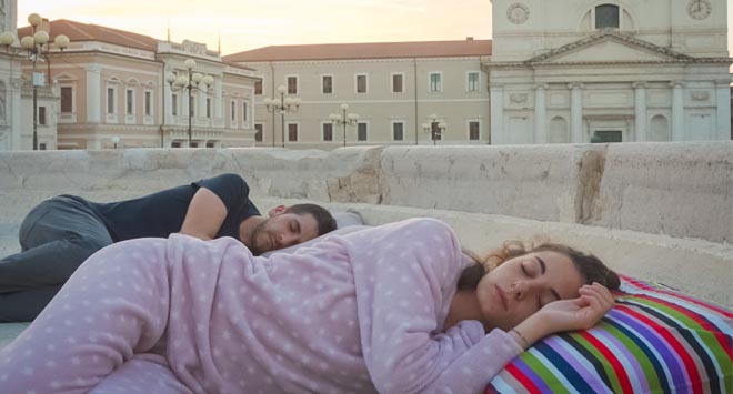 incauti scena dello spot di lupinetti a l'Aquila