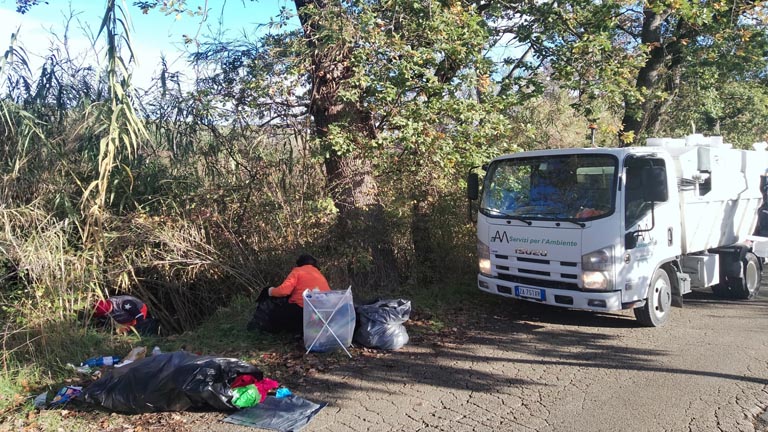rifiuti a pineto