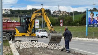roseto lavori a rotatoria ss 150