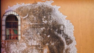 È appena terminato il lavoro di Vhils ad Aielli