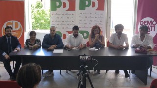 Nella foto della conferenza stampa da sinistra Fina, Pezzopane, Palumbo, Avellani, Fascetti, Tettamanti, Pietrucci.