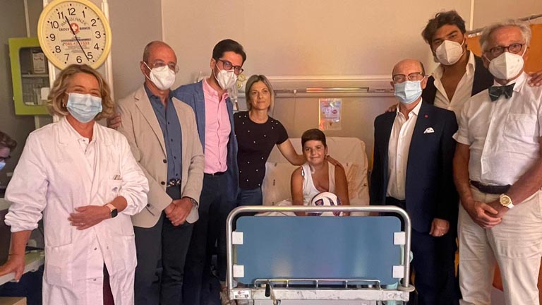 bambino colpito da un fulmine