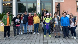 ragazzi in visita alla capitaneria di porto di pescara