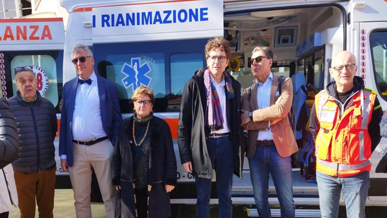 la consegna della nuova ambulanza del 118 a Vasto