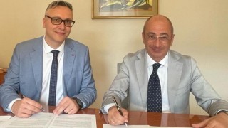 La firma del contratto_Soldano Michitelli