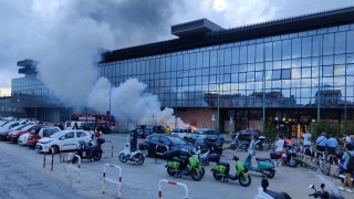 Incendio Auto davanti Stazione Centrale Pescara