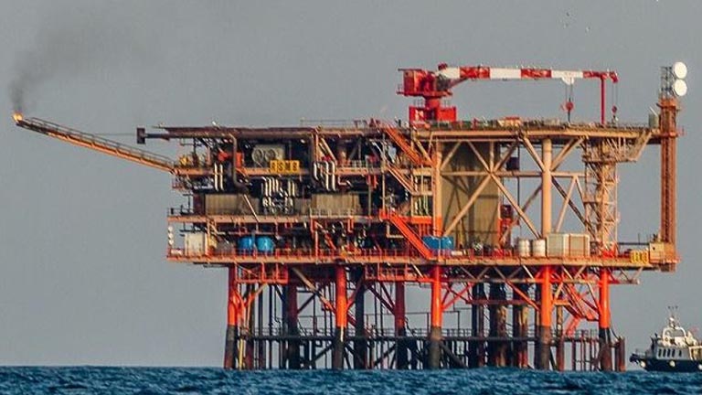 Piattafoma petrolifera vicino Vasto