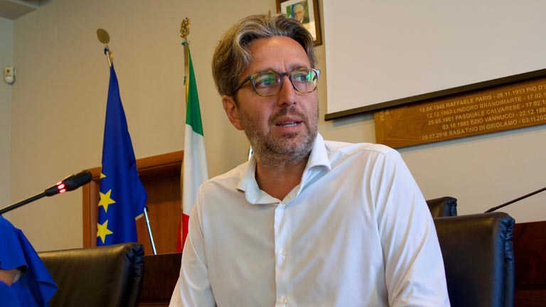 IL SINDACO DI ROSETO NUGNES