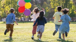 LA RIVOL-ISTRUZIONE IL MONDO AL CONTRATIO E PROVITA E FAMIGLIA