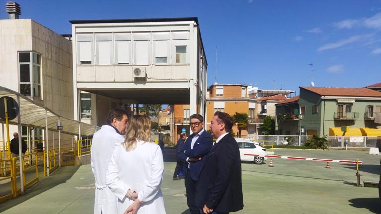 Il primo sopralluogo di Palmieri all'ospedale di Vasto