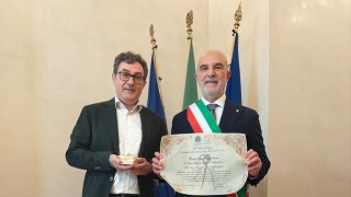 Masci consegna il Delfino d'Oro al cardiochirurgo pediatrico Carlo Pace Napoleone