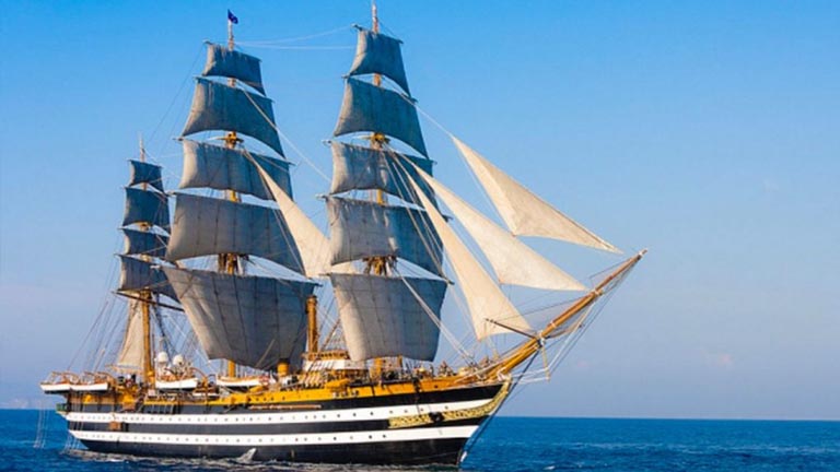 Nave italiana Amerigo Vespucci