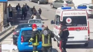 Auto tra la folla a Lanciano