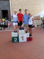 podio femminile ciliege in corsa