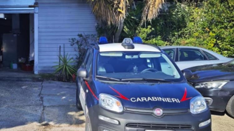 carabinieri e sequestro officina abusiva