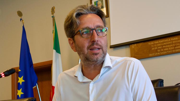 Sindaco Roseto Mario Nugnes