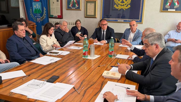 Città Metropolitana di Pescara - A Montesilvano confronto tra sindaci e parlamentari sulla proposta di legge