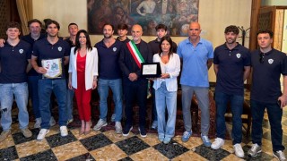 Pescara nuoto e Pallanuoto premiata in Comune per la promozione in serie A2