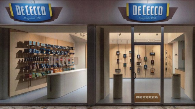 primo store DE CECCO nato a Pescara