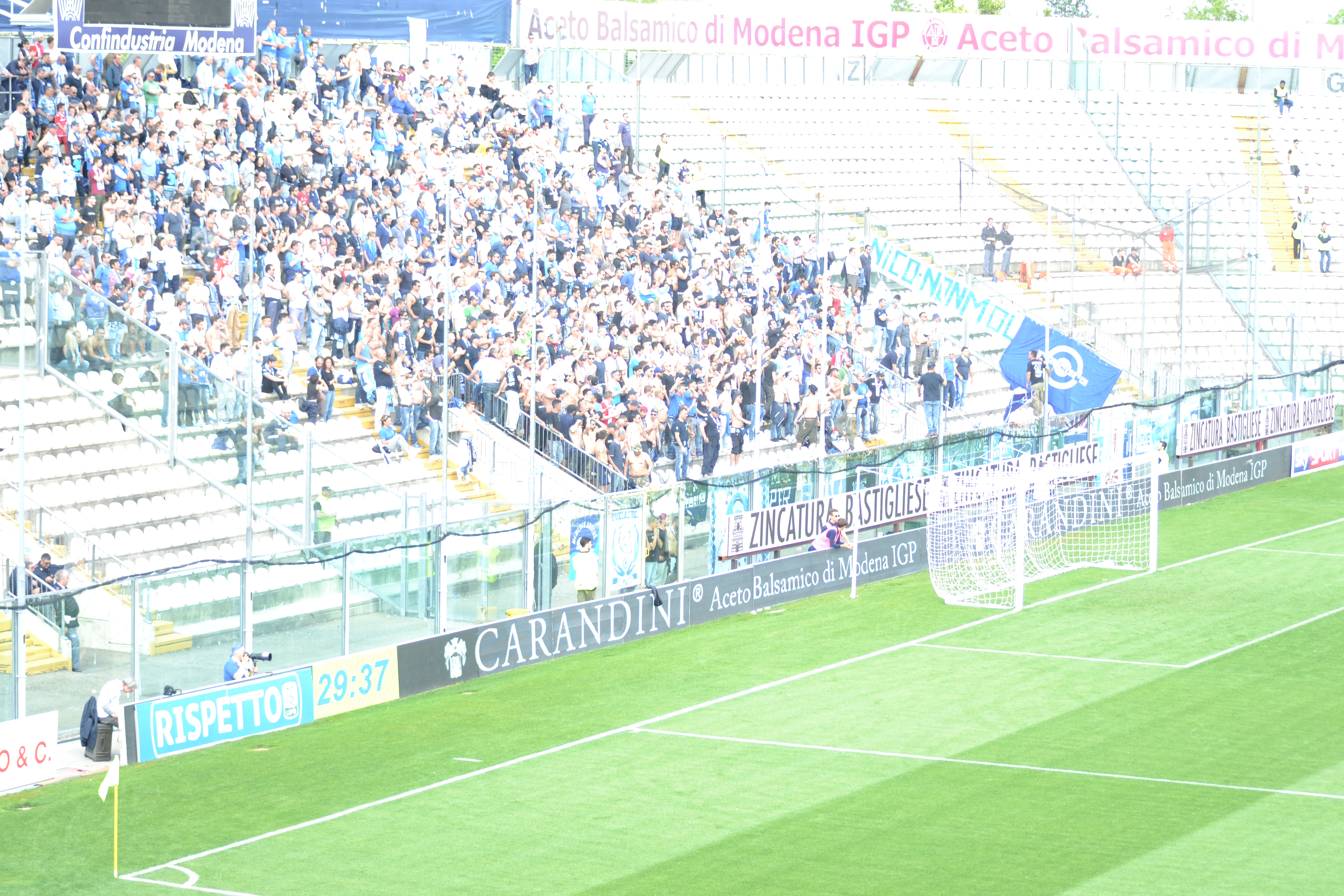 I tifosi del Pescara a Modena
