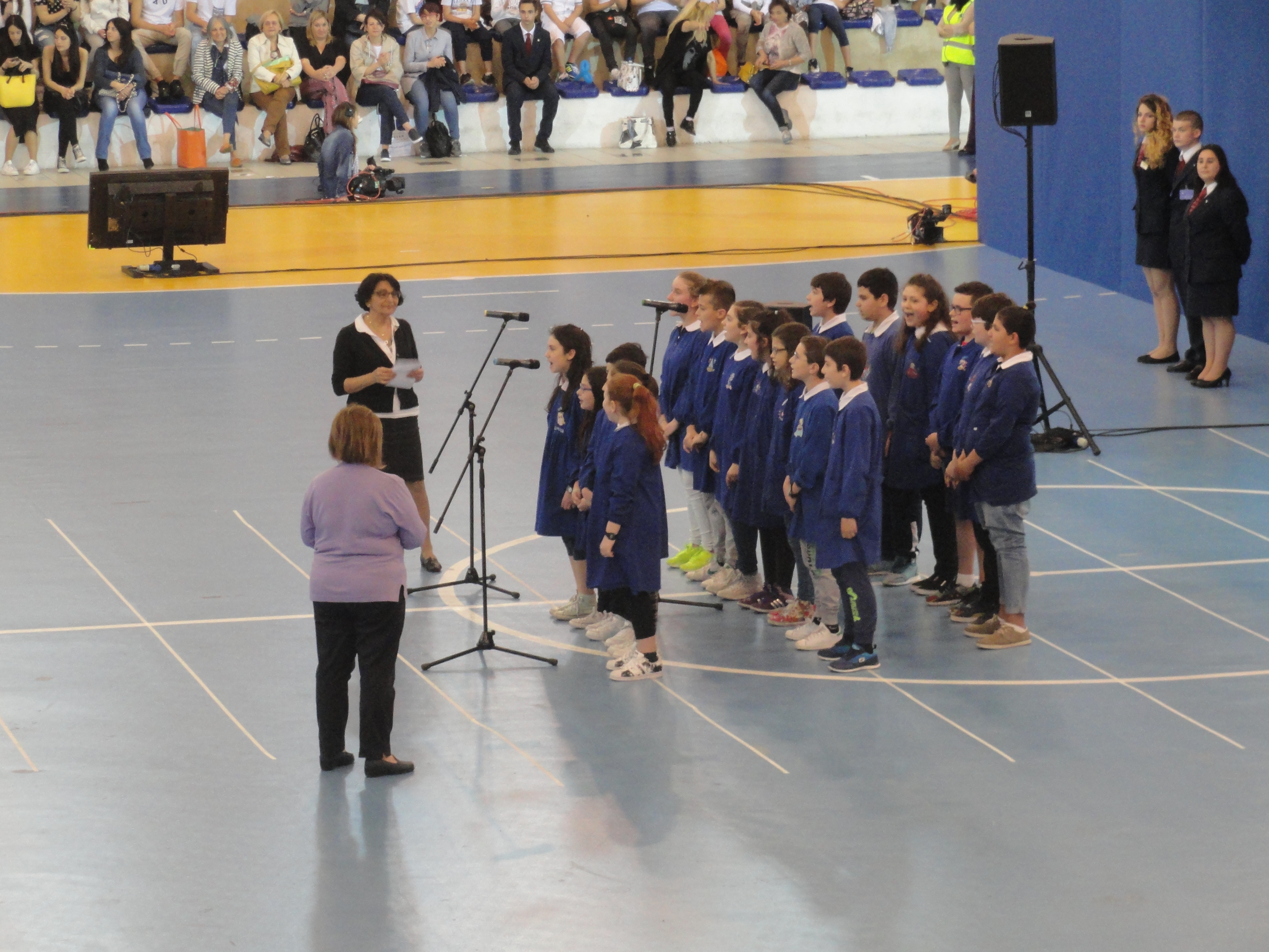 L'esibizione di una scuola primaria