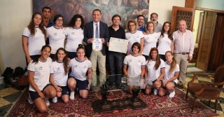 Alessandrini incontra le ragazze della pallanuoto