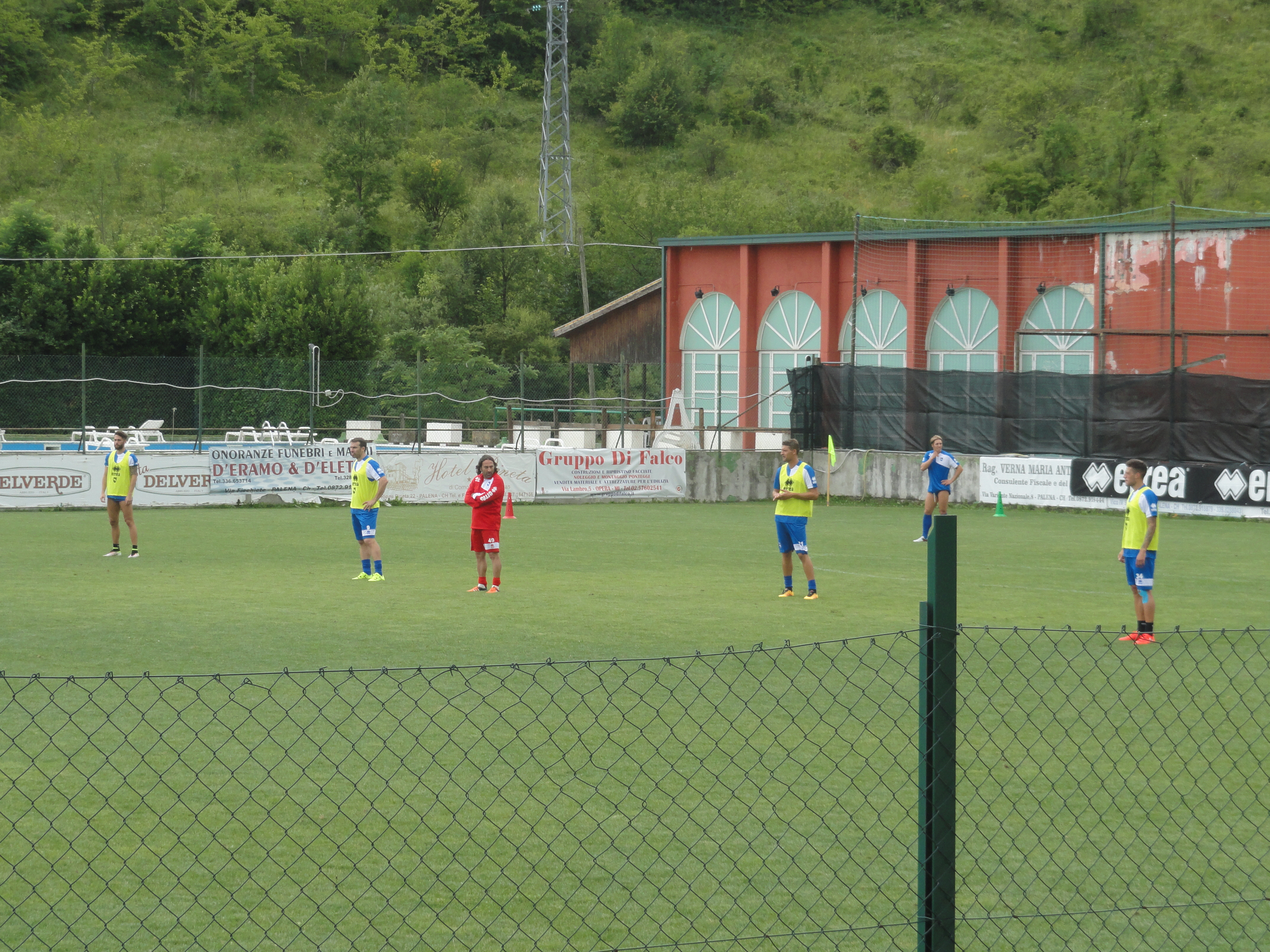 Il Pescara durante l'allenamento