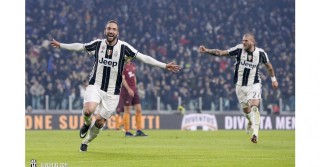 higuain-festeggia-dopo-la-rete-bianconera