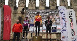 Giotti Victoria Savini Due 30012022 Della Valle primo da sx sul podio in Turchia