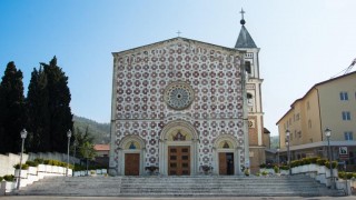 Manoppello Santuario del Volto Santo