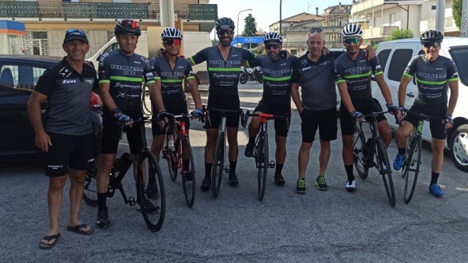 ciclisti ad alba